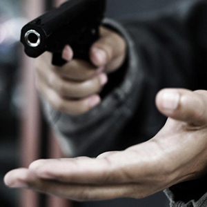 اسلحہ کے زور پر 137 والے موڑ پر نوجوان سے لوٹ مار