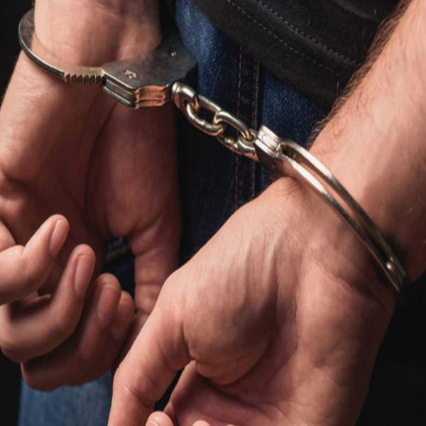 پولیس نے جعلی پولیس افسر کو گرفتار کرلیا