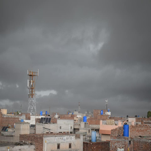 فیصل آباد میں بارش سے گرمی کا زور ٹوٹ گیا 