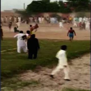 فیصل آباد میں کبڈی کا اکھاڑہ میدان جنگ بن گیا کھلاڑیوں کے ایک دوسرے پرحملے، ڈنڈوں کا آزادانہ استعمال،