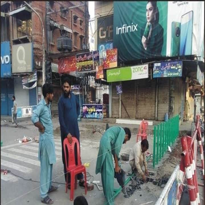 کچہری بازار کے قریب جگہ کو جنگلہ لگا کر مستقل بند کردیا گیا