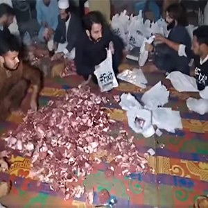 فکس اٹ پشاور کے زیر اہتمام گوشت کی تقسیم 