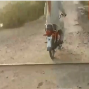 چک نمبر 396 گ ب روڈانوالی میں ریلوے ٹریک پر پھاٹک کی عدم موجودگی