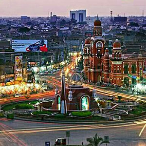 چلتے ہو تو ملتان کو چلئے کہتے ہیں کہ بہاراں ہے