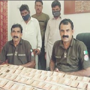  مریدوالہ میں پولیس نے کاروائی کرتے ہوئے 2 ڈاکو گرفتارکرلیے 