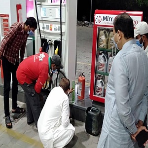 چک جھمرہ کے پیٹرول پمپ کا معائنہ، چالیس ہزار جرمانہ  