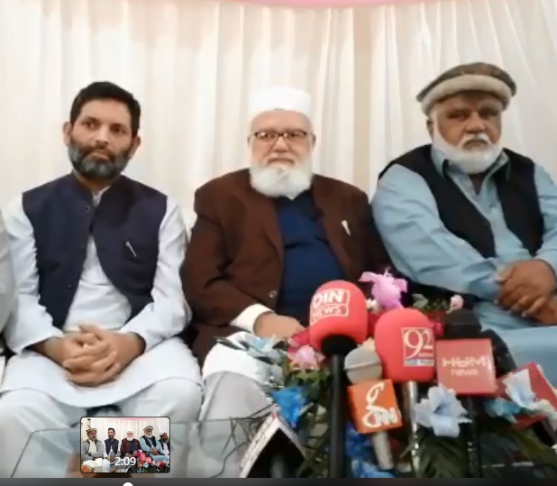 صرف نواز شریف یا آصف زرداری کو بیماری کی وجہ سے رعایت نہیں ملنی چاہیے قانون سب کے لیے برابر ہونا چاہیے، لیاقت بلوچ