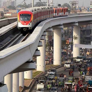 اورنج ٹرین کے سٹیشنز پارکنگ سٹینڈ سے محروم