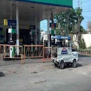 اسسٹنٹ کمشنر تاندلیانوالہ نے 7 پٹرول پمپس سیل کردیئے