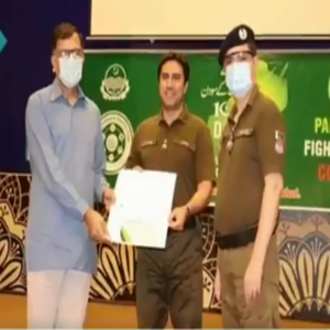 آر پی او فیصل آباد رفعت مختار راجہ اور کمشنر عشرت علی کا نیشنل ٹیکسٹائل یونیورسٹی کا دورہ 