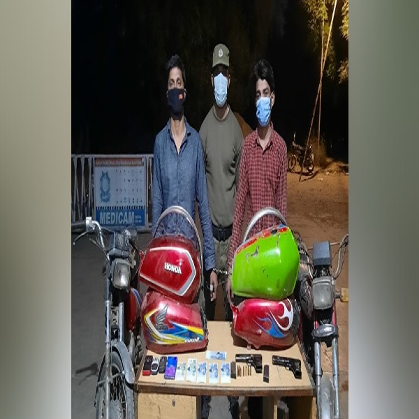 ڈکیت گینگ کے 2 افراد کو گرفتار کرلیا گیا