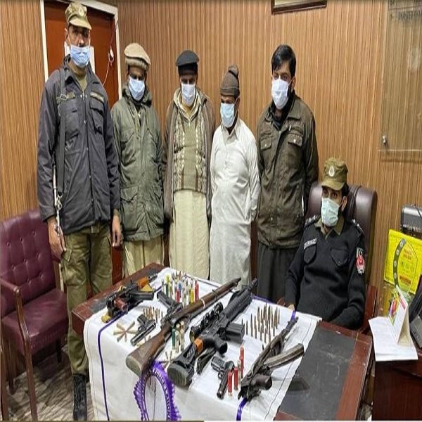 علاقہ میں خوف کی علامت سمجھے جانے والے 4 ملزمان کو پولیس نے گرفتار کرلیا