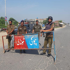 پولیس کی ناکے لگا کر مختلف شاہروں پر چیکنگ سخت