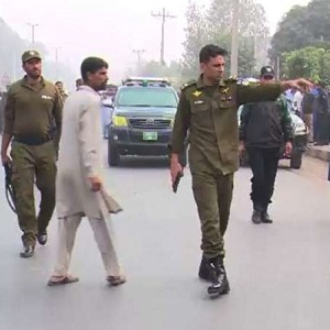  فیکٹری ایریا میں پولیس مقابلہ،1 ڈاکو ہلاک، 1 زخمی 