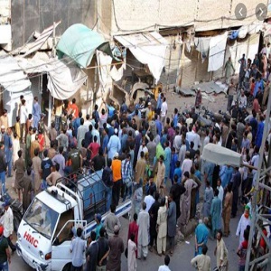 تجاوزات کے نام پر ضلعی انتظامیہ کی مہم، غلام محمد آباد کےمکینوں کا احتجاج