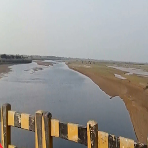 تاندلیانوالہ کے علاقہ فتح گڑھ پتن پل کے قریب تیز رفتار بس ٹریکٹر ٹرالی کی ٹکر لگنے سے دریائے راوی میں گرنے سے ایک خاتون سمیت 3افراد جاں بحق متعدد مسافر زخمی