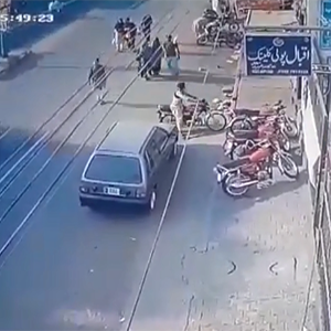 موٹرسائیکل چوری کی سی سی ٹی وی فوٹیج منظر عام پر