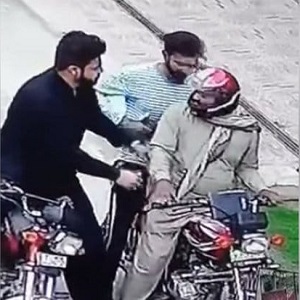 رائیونڈ میں ڈاکووٗں نے شہری سے 3لاکھ چھین لیے،غازی آباد اورکاہنہ سے 2کاریں چوری