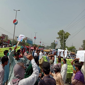 سمندری میں سماجی رہنما سمیع اللہ کے قاتلوں کی عدم گرفتاری کے خلاف مظاہرہ