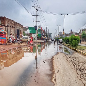 سمندری کی سڑکوں سے بارش کے 24 گھنٹے بعد بھی پانی نہ نکالا جا سکا