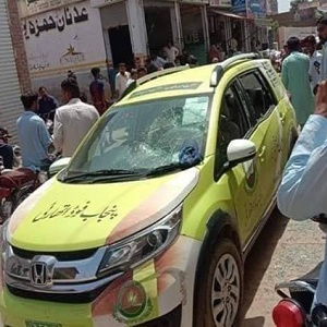 چک 140 گ ب سردار میں مرغی فروش نے ہیلتھ انسپیکٹرپر حملہ کرکے شدید زخمی کردیا 