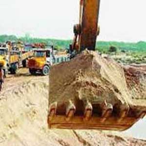 الہ آباد میں روزانہ کی بنیاد پر سیکڑوں ٹرالیاں ریت چوری