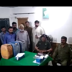 چک جھمرہ کے علاقے ساہیانوالہ میں پولیس کی بڑی کارروائی ، 7 بدنام زمانہ منشیات فروش گرفتار