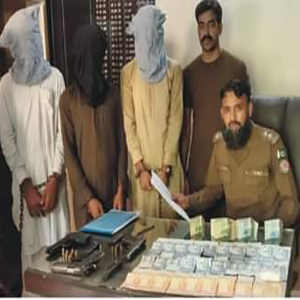 قتل، ڈکیتی، راہزنی، موٹرسائیکل چھیننے اور چوری کی ڈیڑھ درجن سے زائد وارداتوں میں ملوث 4 خطرناک ملزمان گرفتار