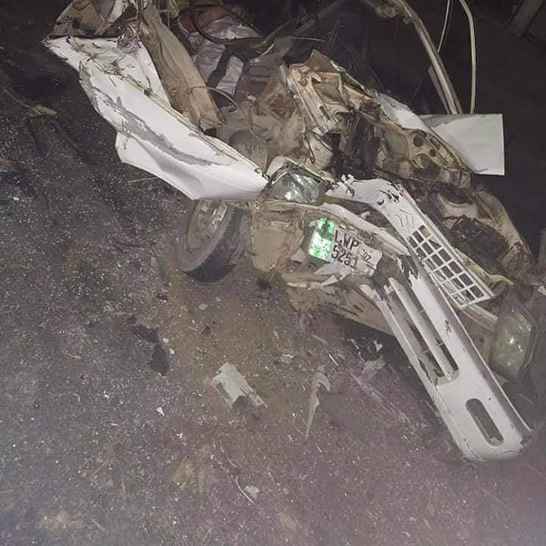 کار گنے سے لدی ٹرالی سے جاٹکرائی، ڈرائیور جاں بحق