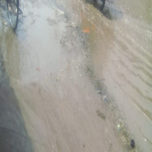 پرانا چنیوٹ روﮈ سیوریج کے پانی سے بھر گیا