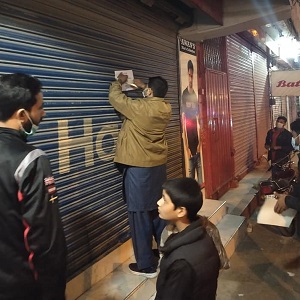 ضلعی انتظامیہ کورونا ایس او پی عمل درآمد کرانے کے لیے متحرک 