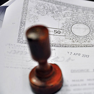 جھنگ میں اشٹام 50،100 والے اشٹام نایاب، لوگ دربدر