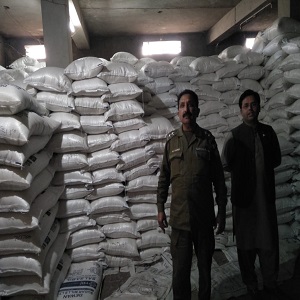 ذخیرہ اندوزی پر گودام سے 1200چینی بیگ ضبط