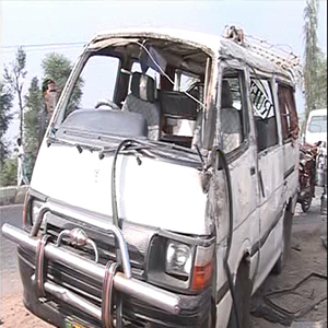 وین درخت سے ٹکرا گئی، 3 افراد جاں بحق، 5 زخمی