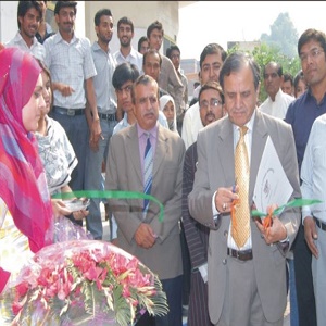 فیصل آباد انسٹی ٹیوٹ آف ٹیکسٹائل اینڈ فیشن ڈایزائننگ میں بی ایس آنرزکے طلباء و طالبات کے فائنل ڈسپلے تھیسز کا افتتاح 